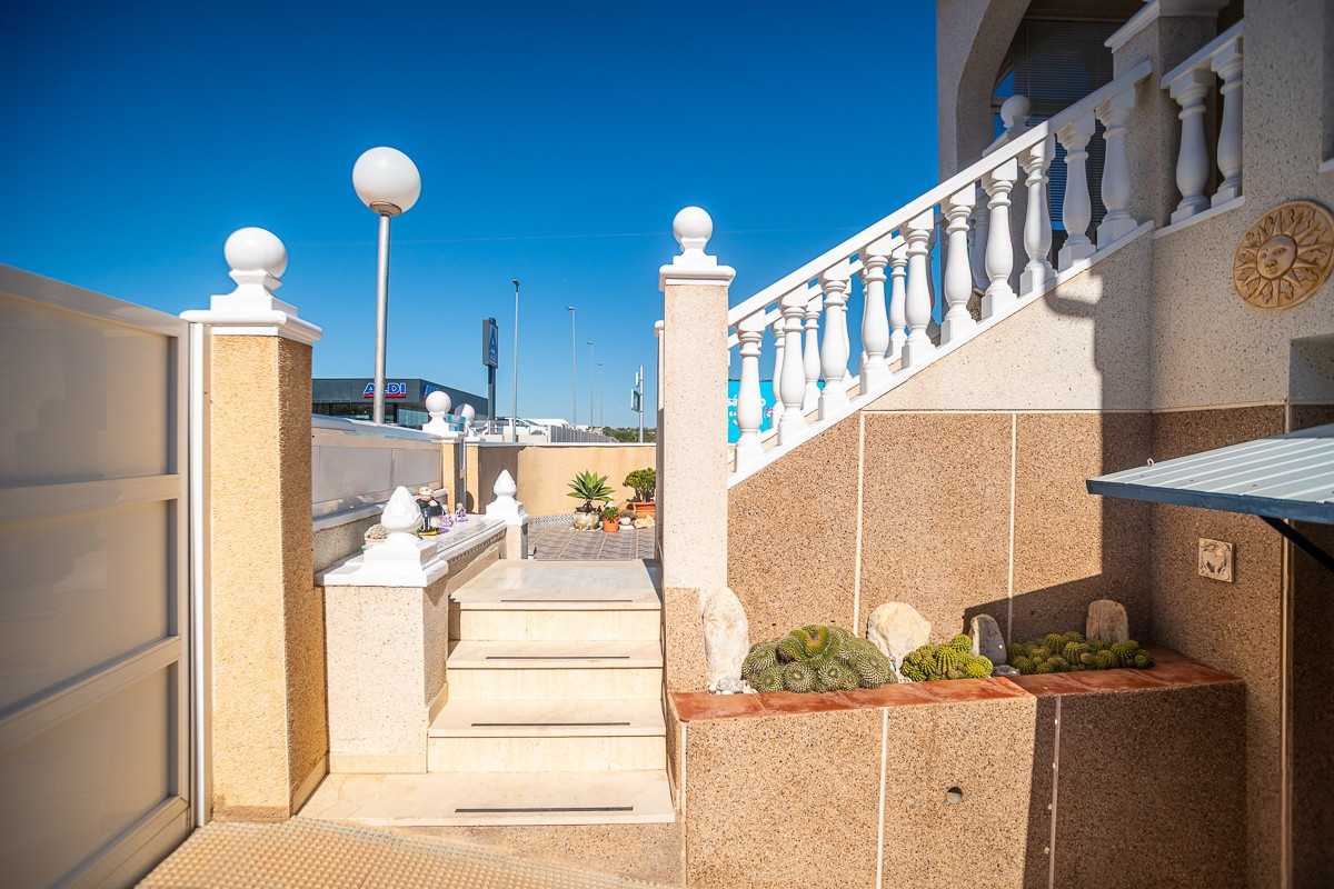 Se vende Villa - Chalet de 2 dormitorios en Costa Blanca, Alicante, España