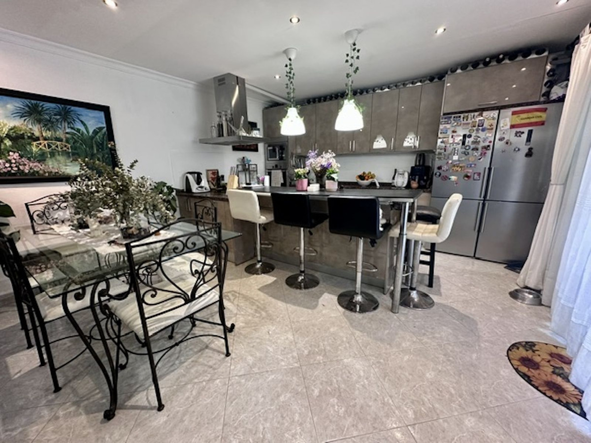 Se vende Apartamento Planta Baja de 4 dormitorios en Costa Del Sol, Málaga, España