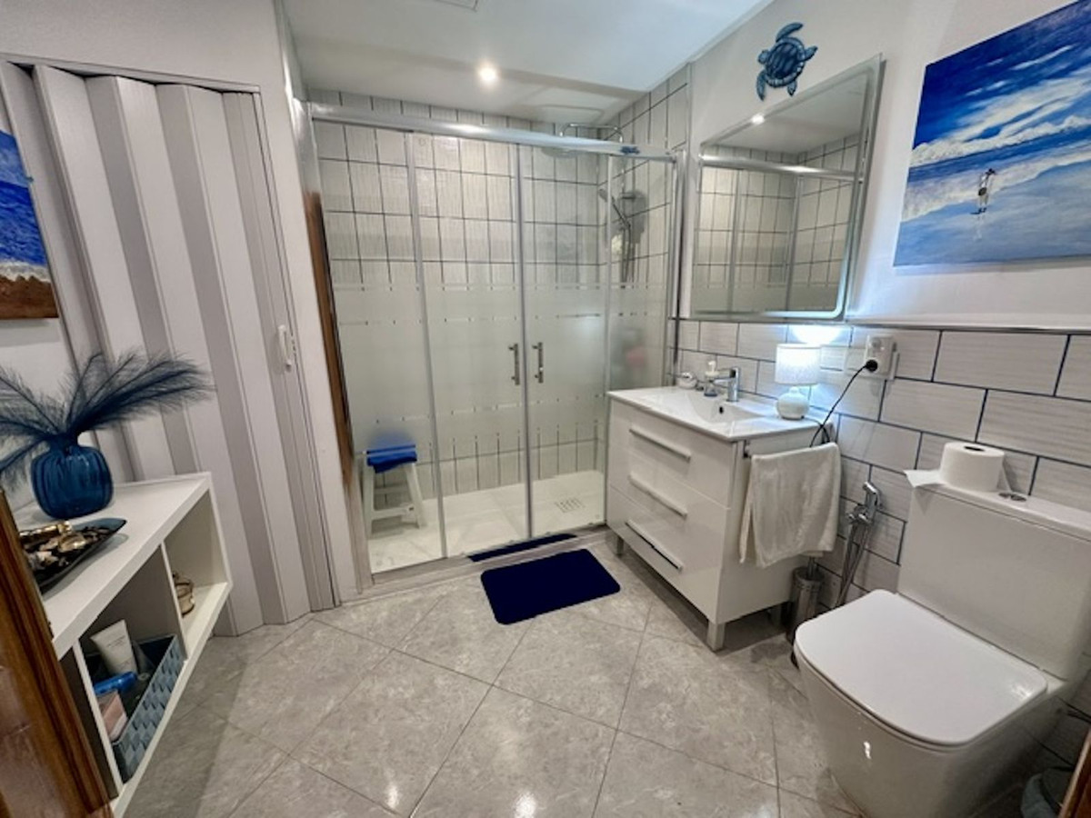 Se vende Apartamento Planta Baja de 4 dormitorios en Costa Del Sol, Málaga, España