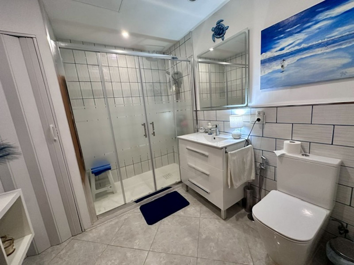 Se vende Apartamento Planta Baja de 4 dormitorios en Costa Del Sol, Málaga, España