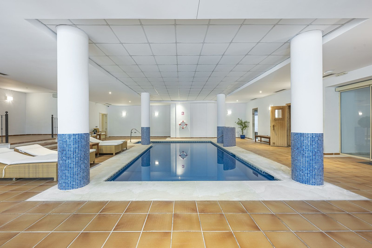 2 Bed Apartment for sale in Aloha Costa Del Sol, Málaga, Spain