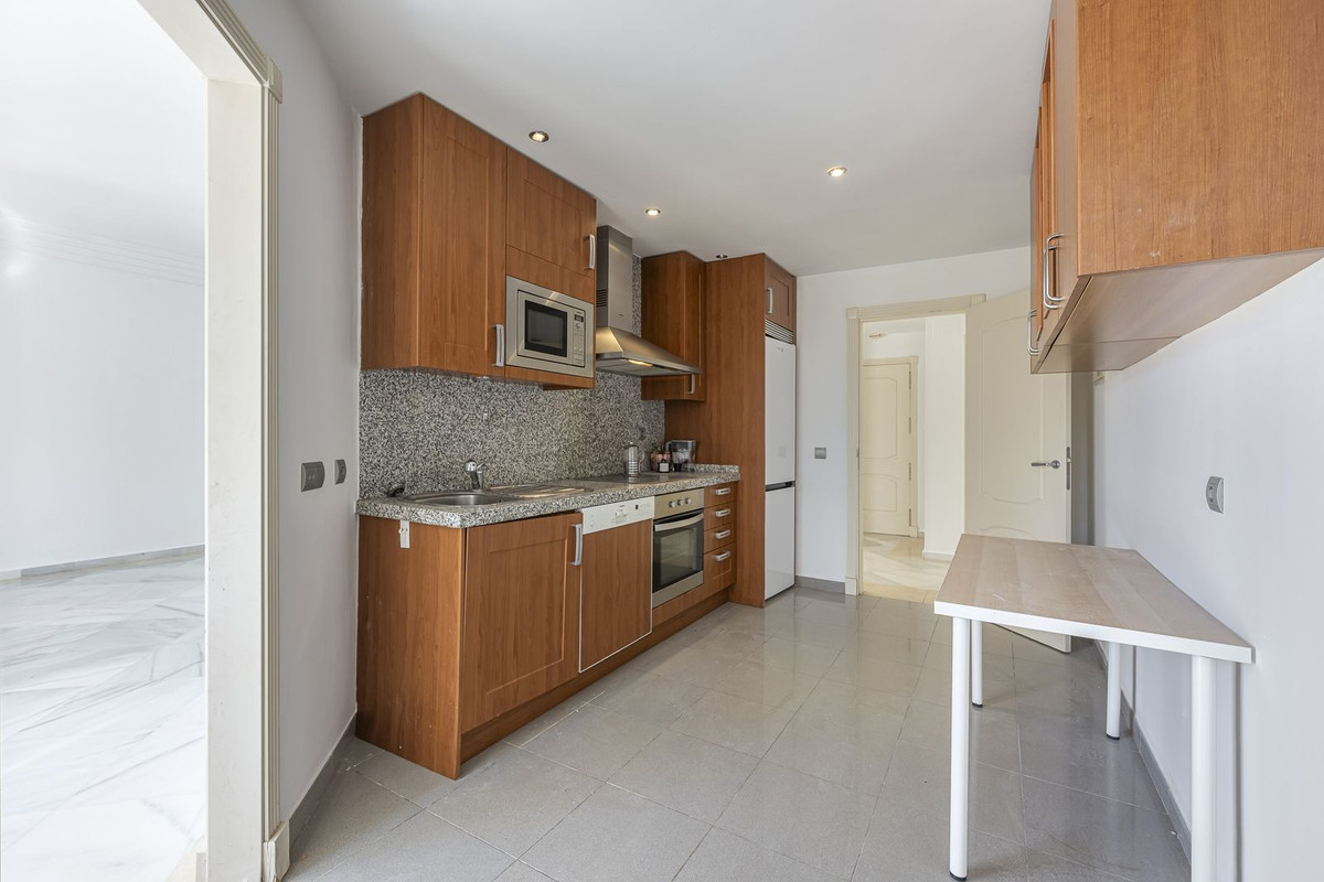2 Bed Apartment for sale in Aloha Costa Del Sol, Málaga, Spain