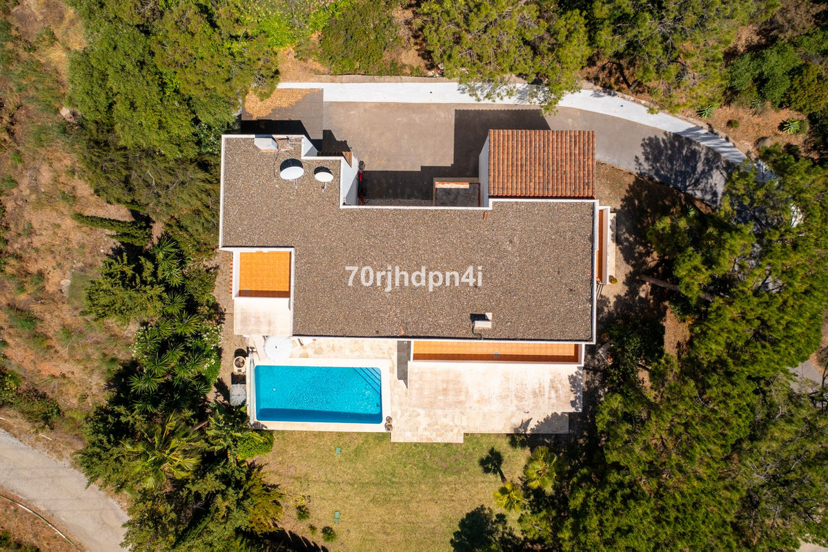 5 Bed Townhouse for sale in Estepona Costa Del Sol, Málaga, Spain