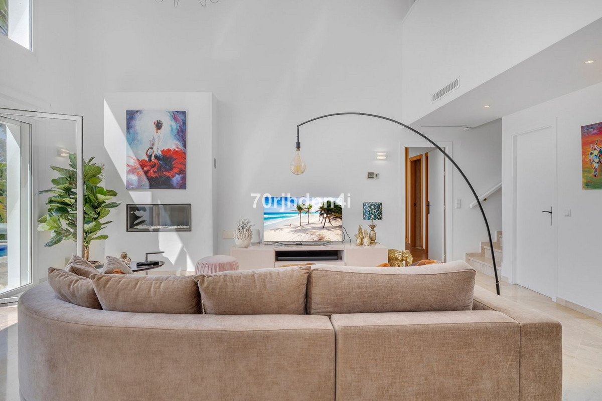 5 Bed Townhouse for sale in Estepona Costa Del Sol, Málaga, Spain