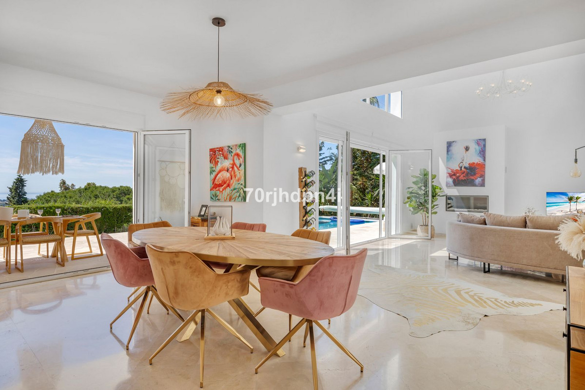 5 Bed Townhouse for sale in Estepona Costa Del Sol, Málaga, Spain