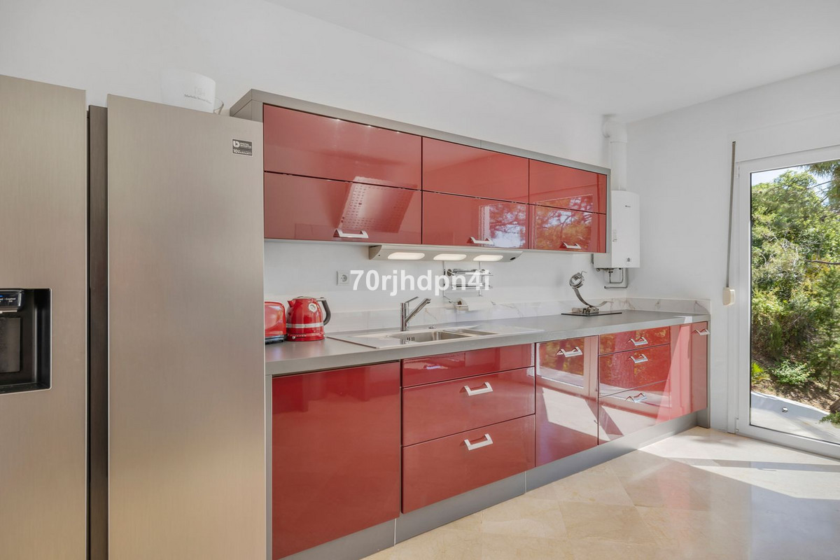 5 Bed Townhouse for sale in Estepona Costa Del Sol, Málaga, Spain