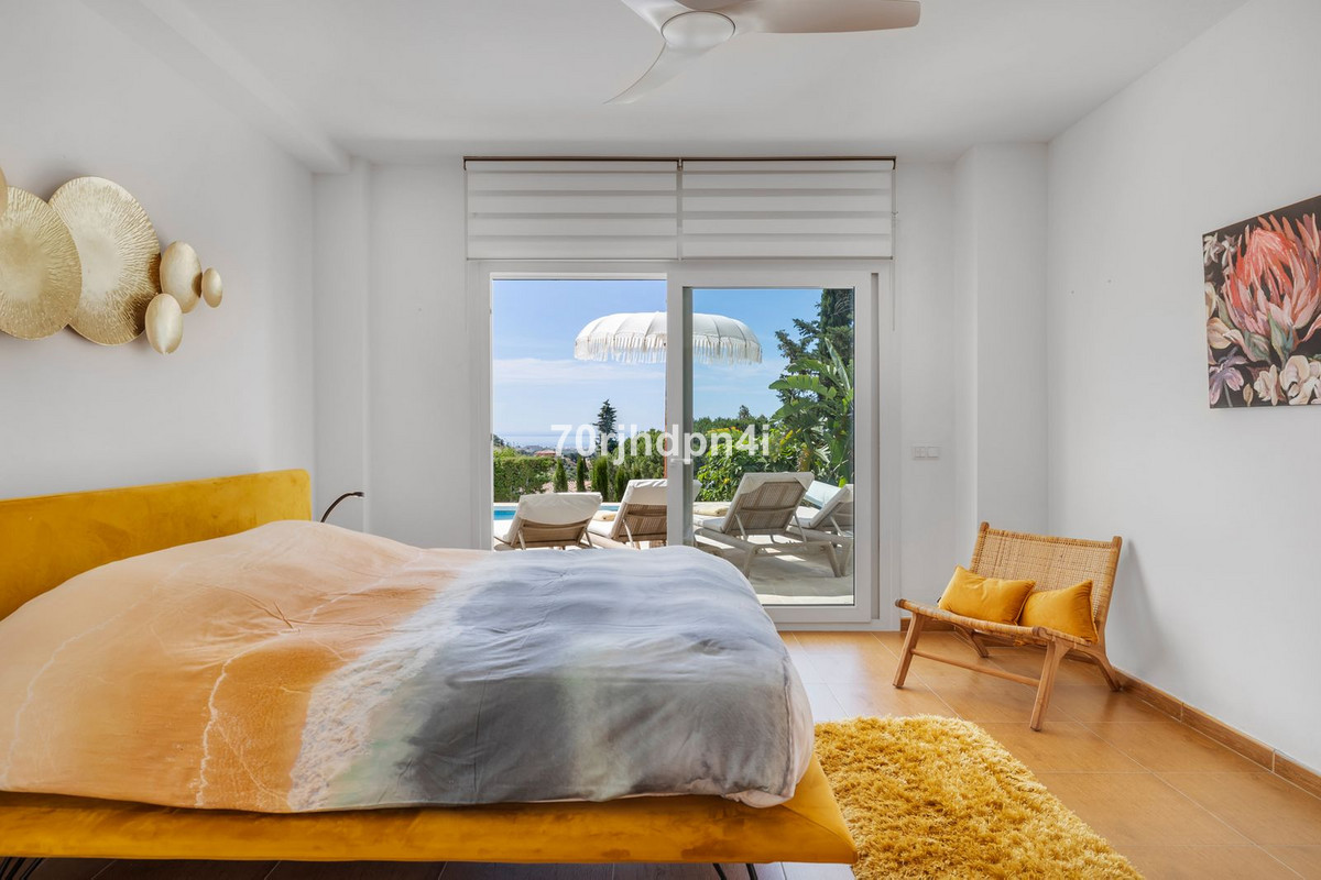 5 Bed Townhouse for sale in Estepona Costa Del Sol, Málaga, Spain