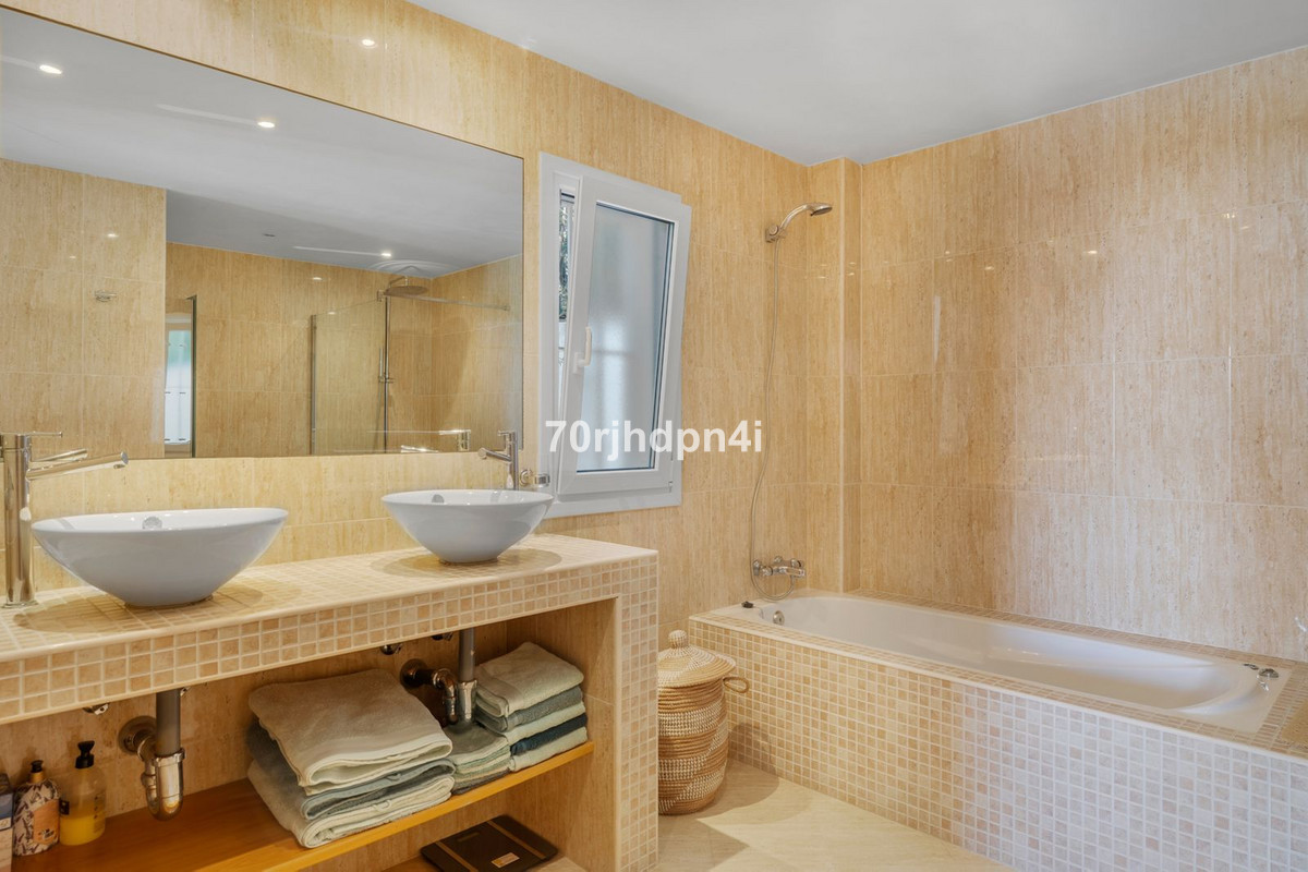 5 Bed Townhouse for sale in Estepona Costa Del Sol, Málaga, Spain