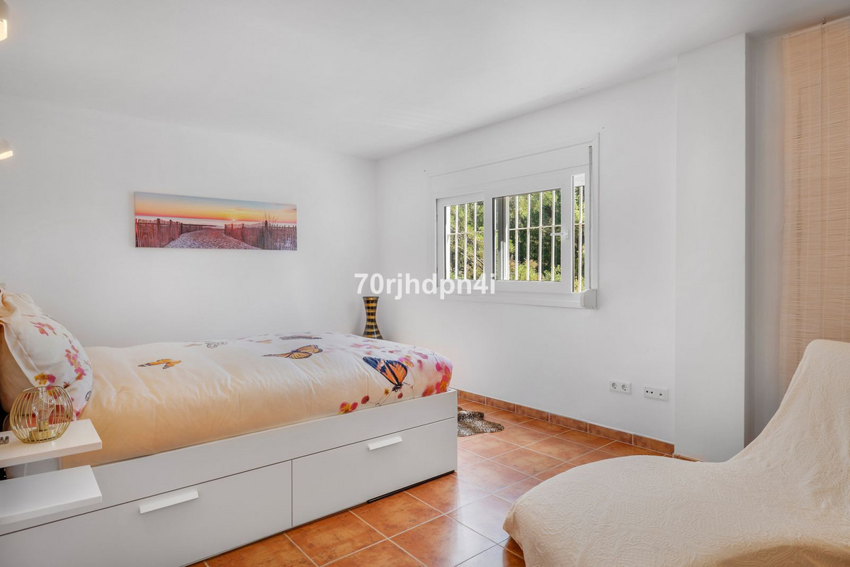 5 Bed Townhouse for sale in Estepona Costa Del Sol, Málaga, Spain