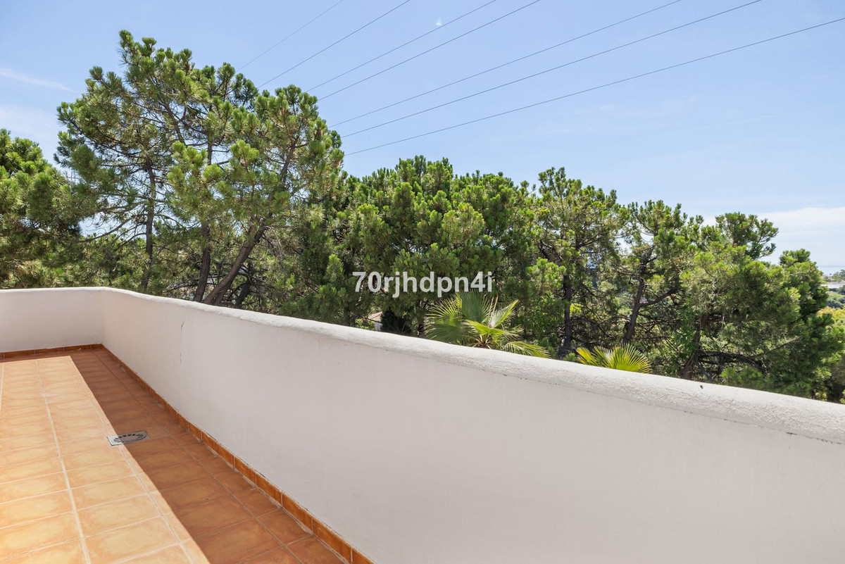 5 Bed Townhouse for sale in Estepona Costa Del Sol, Málaga, Spain