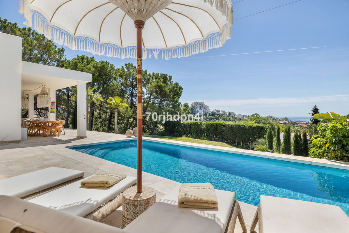 5 Bed Townhouse for sale in Estepona Costa Del Sol, Málaga, Spain