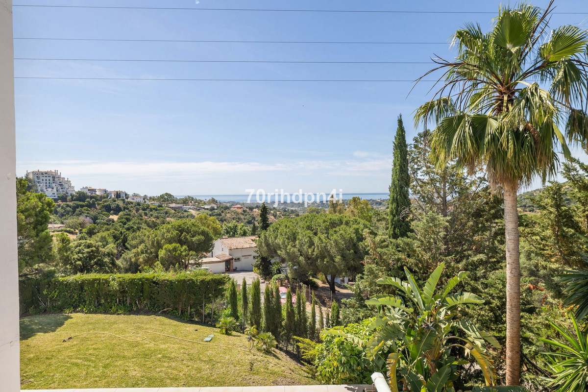 5 Bed Townhouse for sale in Estepona Costa Del Sol, Málaga, Spain