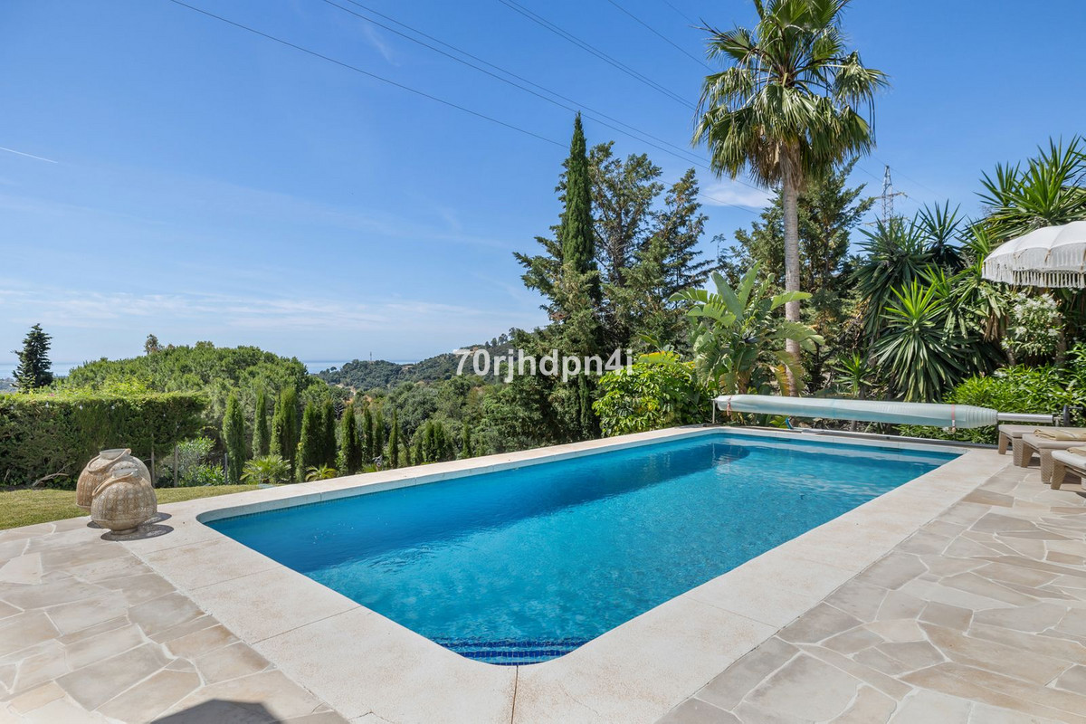 5 Bed Townhouse for sale in Estepona Costa Del Sol, Málaga, Spain
