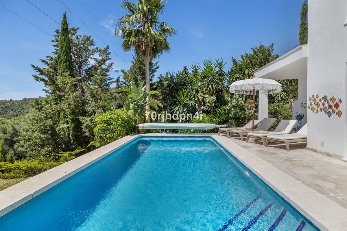 5 Bed Townhouse for sale in Estepona Costa Del Sol, Málaga, Spain
