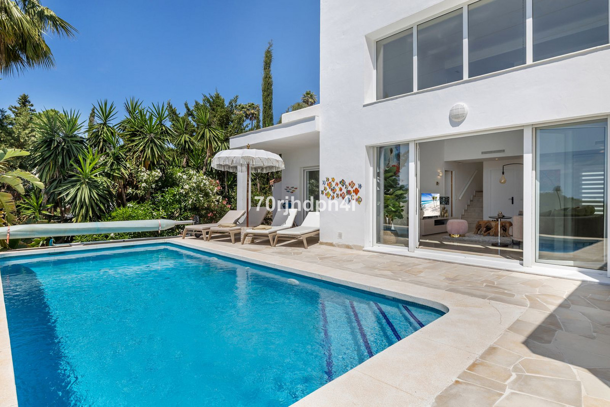 5 Bed Townhouse for sale in Estepona Costa Del Sol, Málaga, Spain