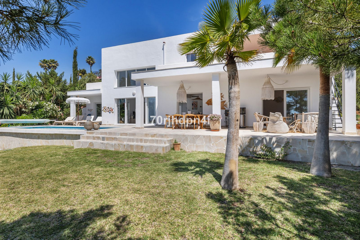 5 Bed Townhouse for sale in Estepona Costa Del Sol, Málaga, Spain