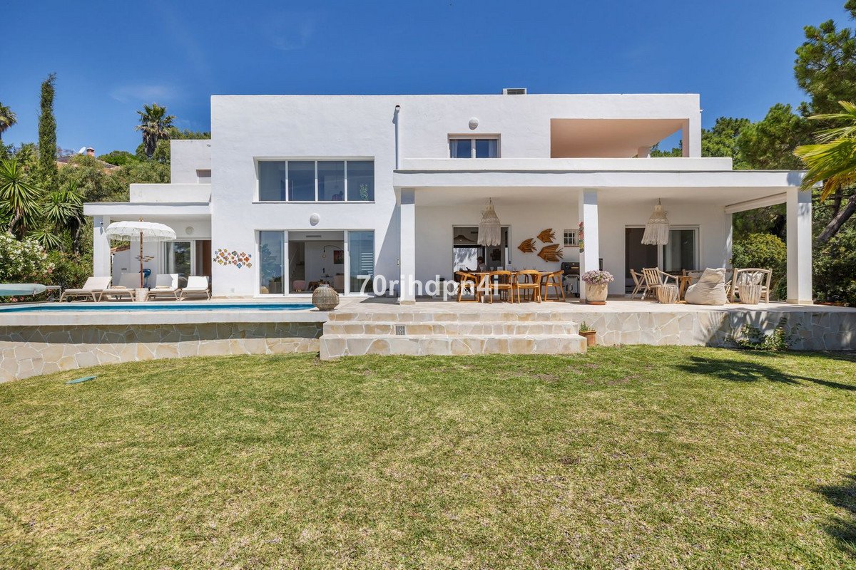 5 Bed Townhouse for sale in Estepona Costa Del Sol, Málaga, Spain