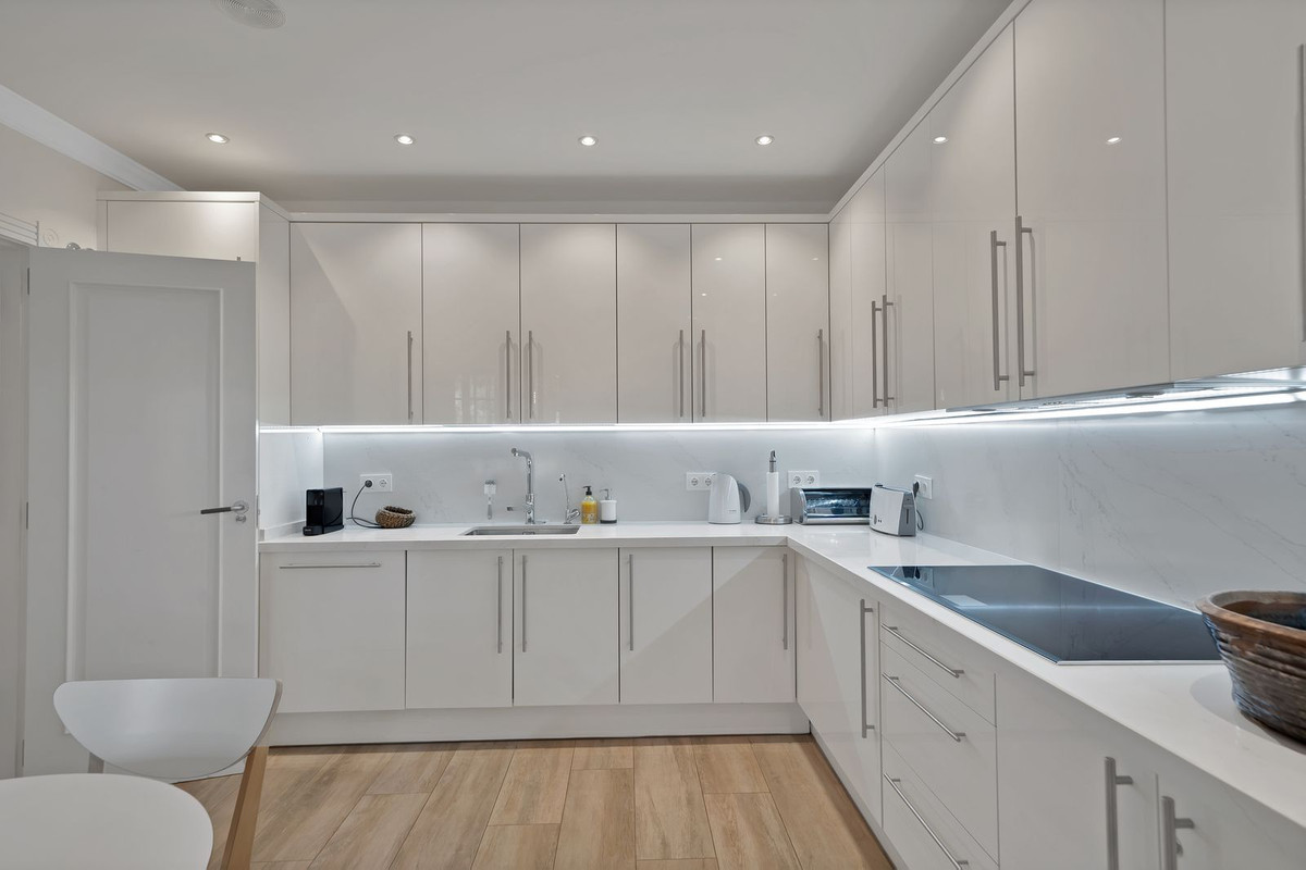 7 Bed Townhouse for sale in Puerto Banús Costa Del Sol, Málaga, Spain