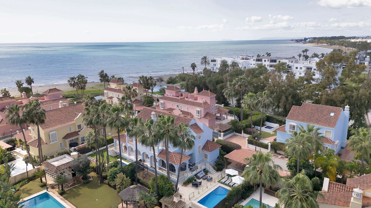 7 Bed Townhouse for sale in Puerto Banús Costa Del Sol, Málaga, Spain