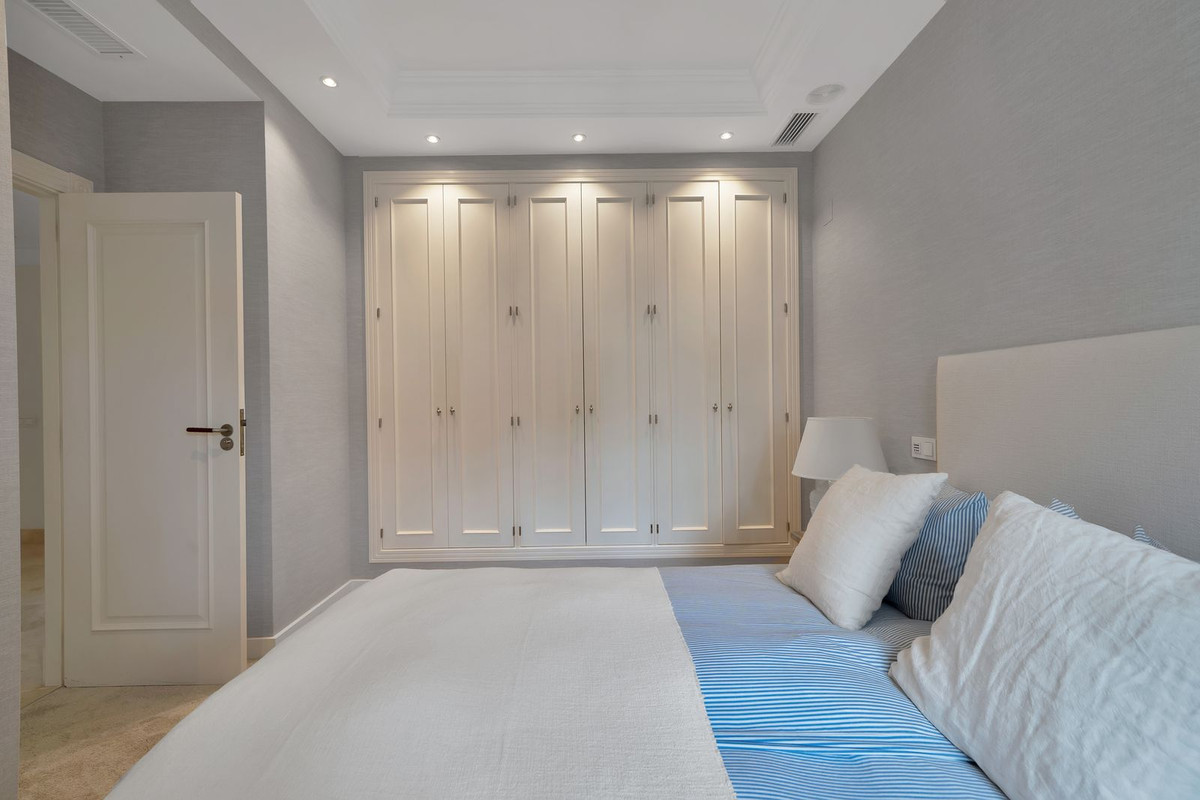 7 Bed Townhouse for sale in Puerto Banús Costa Del Sol, Málaga, Spain