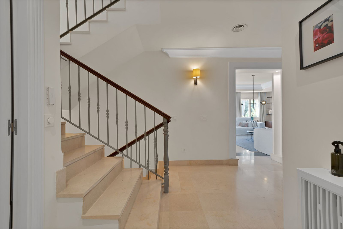 7 Bed Townhouse for sale in Puerto Banús Costa Del Sol, Málaga, Spain