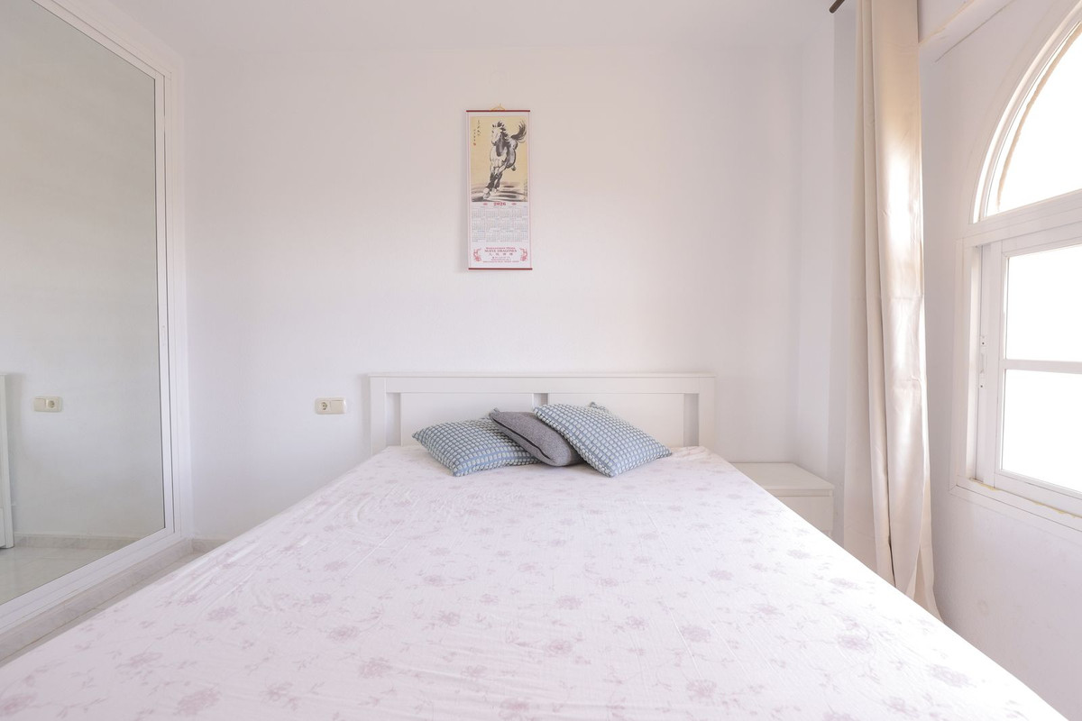 Se vende Apartamento Planta Media de 2 dormitorios en Costa Del Sol, Málaga, España