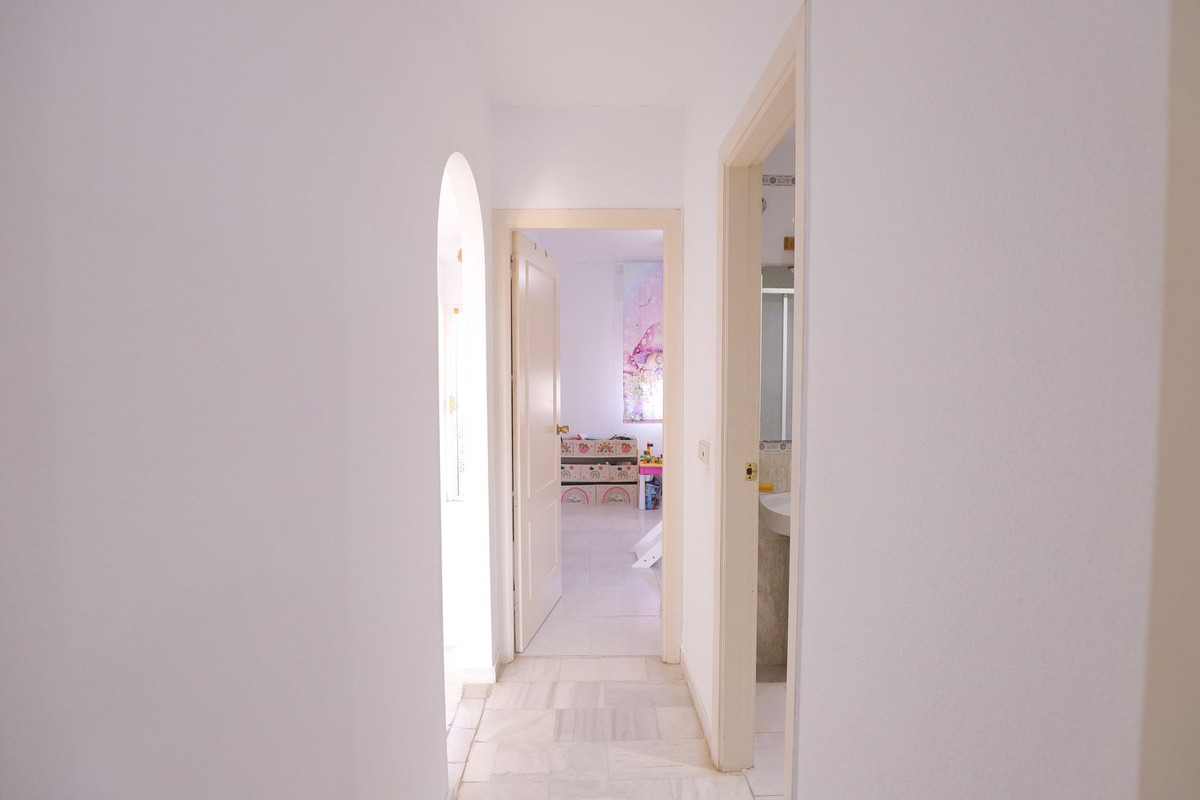 Se vende Apartamento Planta Media de 2 dormitorios en Costa Del Sol, Málaga, España