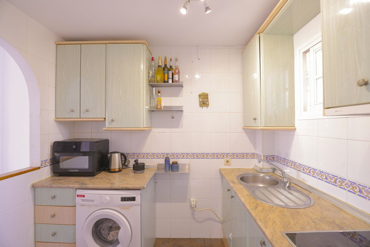 Se vende Apartamento Planta Media de 2 dormitorios en Costa Del Sol, Málaga, España