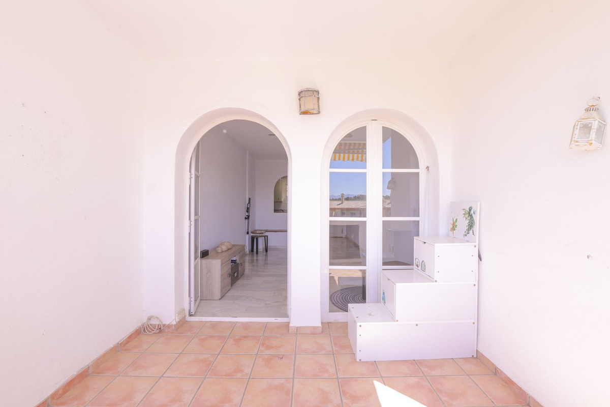 Se vende Apartamento Planta Media de 2 dormitorios en Costa Del Sol, Málaga, España