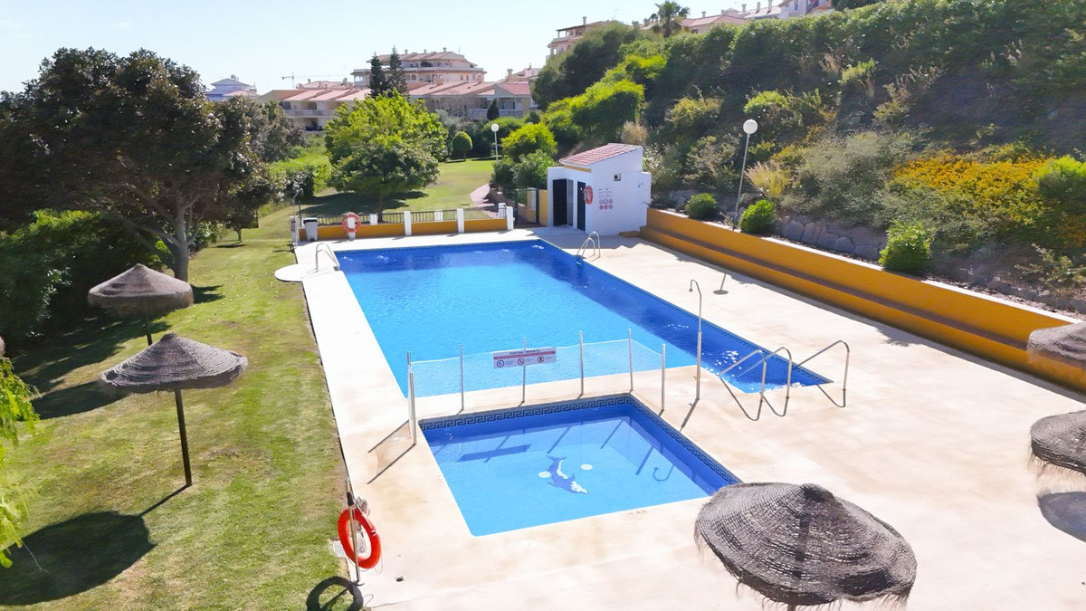 Se vende Apartamento Planta Media de 2 dormitorios en Costa Del Sol, Málaga, España