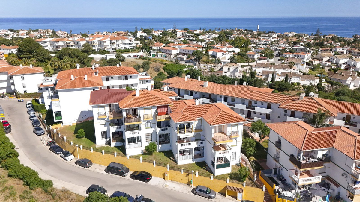 Se vende Apartamento Planta Media de 2 dormitorios en Costa Del Sol, Málaga, España
