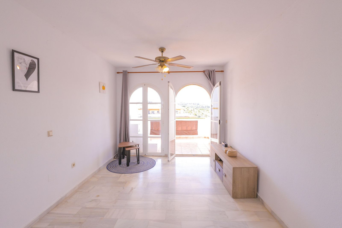 Se vende Apartamento Planta Media de 2 dormitorios en Costa Del Sol, Málaga, España