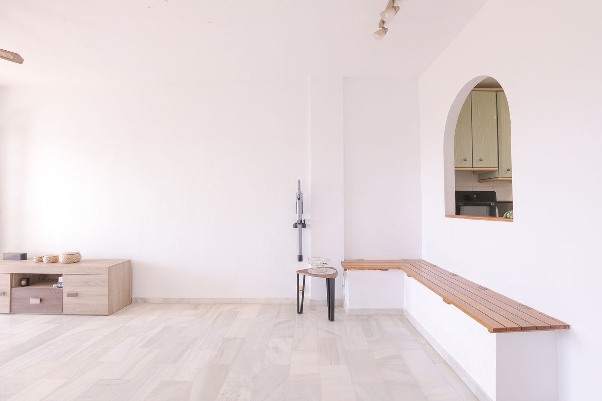 Se vende Apartamento Planta Media de 2 dormitorios en Costa Del Sol, Málaga, España