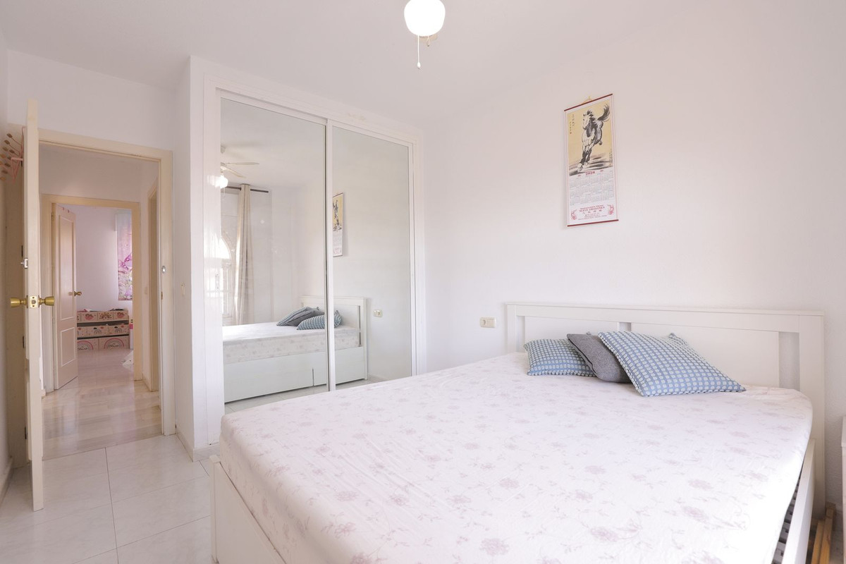Se vende Apartamento Planta Media de 2 dormitorios en Costa Del Sol, Málaga, España