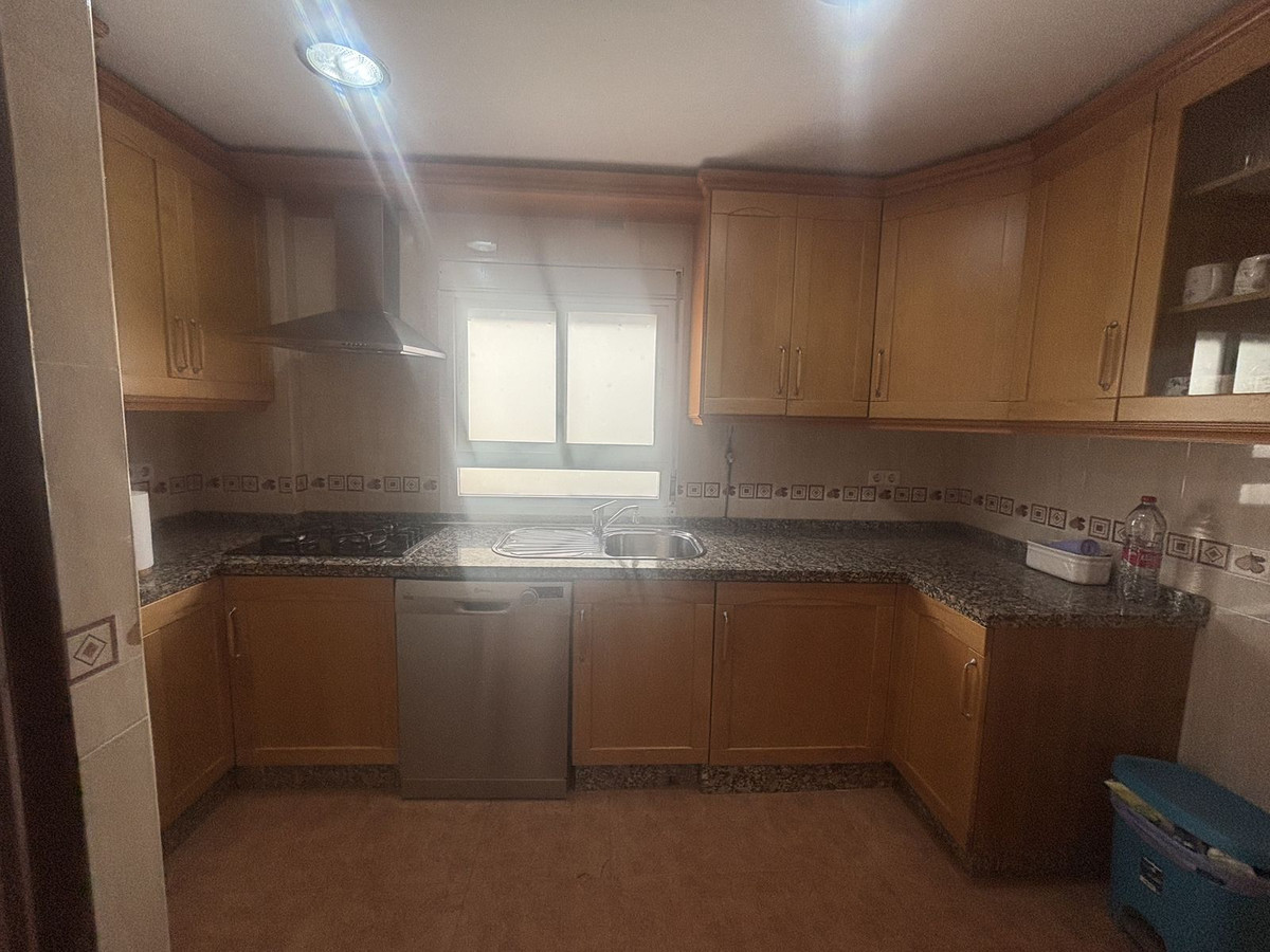 3 Bed Apartment for sale in San Pedro De Alcántara Costa Del Sol, Málaga, Spain