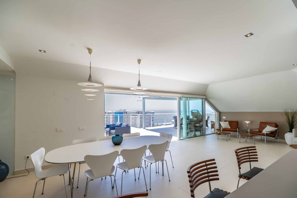 3 Bed Apartment for sale in Fuengirola Costa Del Sol, Málaga, Spain
