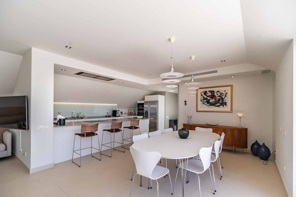 3 Bed Apartment for sale in Fuengirola Costa Del Sol, Málaga, Spain
