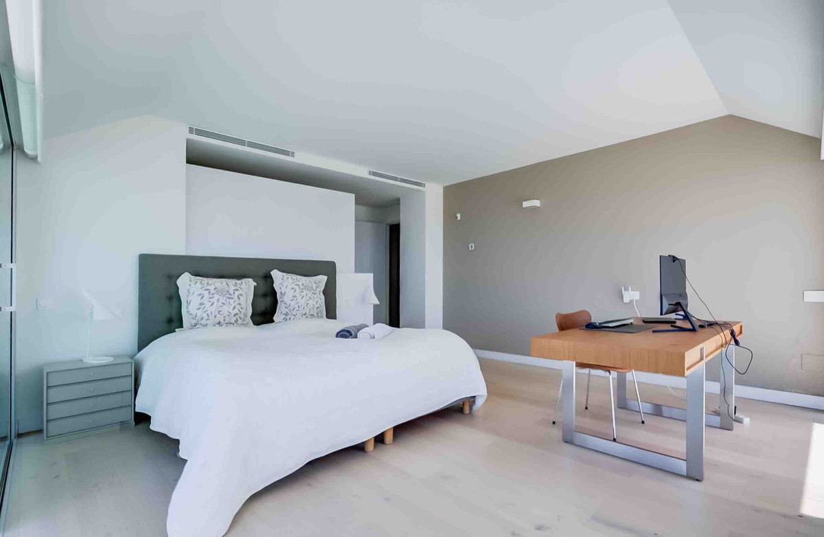 3 Bed Apartment for sale in Fuengirola Costa Del Sol, Málaga, Spain