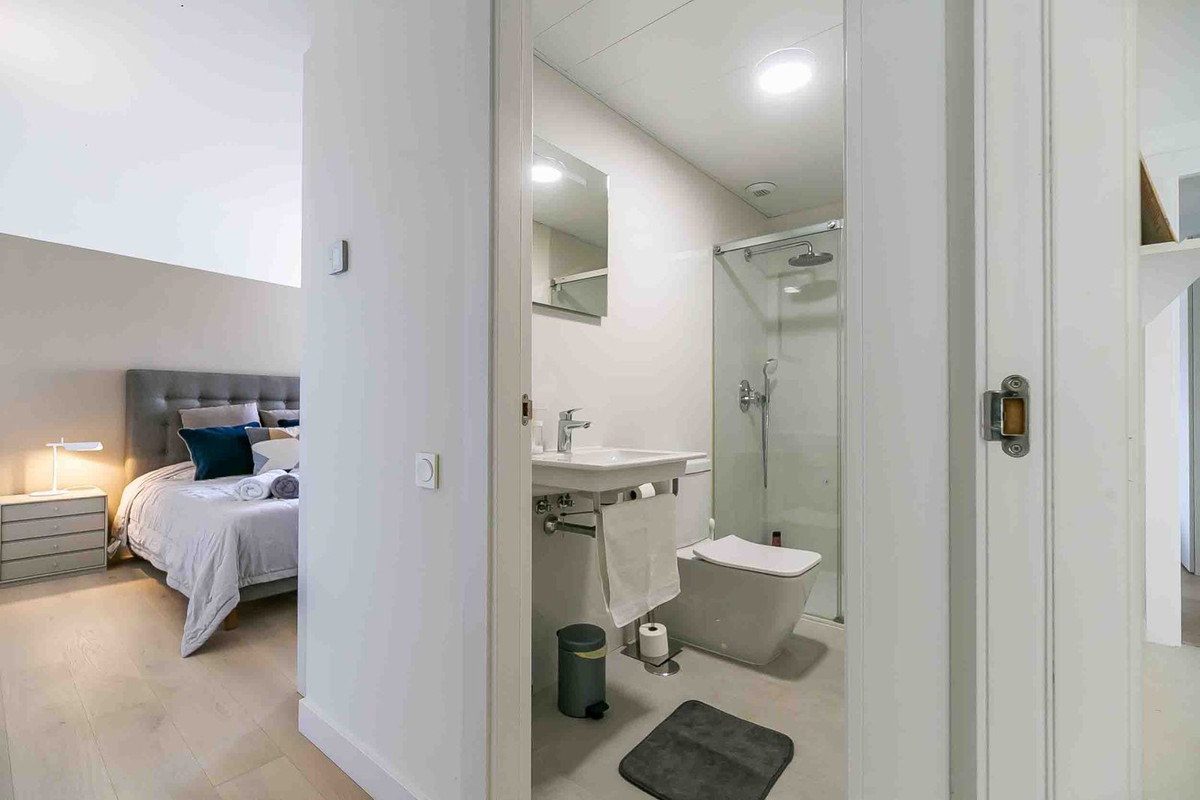 3 Bed Apartment for sale in Fuengirola Costa Del Sol, Málaga, Spain