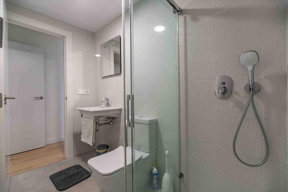 3 Bed Apartment for sale in Fuengirola Costa Del Sol, Málaga, Spain