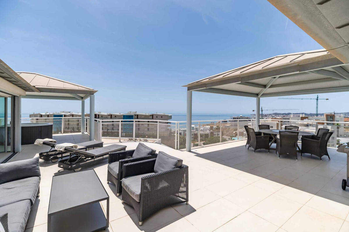 3 Bed Apartment for sale in Fuengirola Costa Del Sol, Málaga, Spain