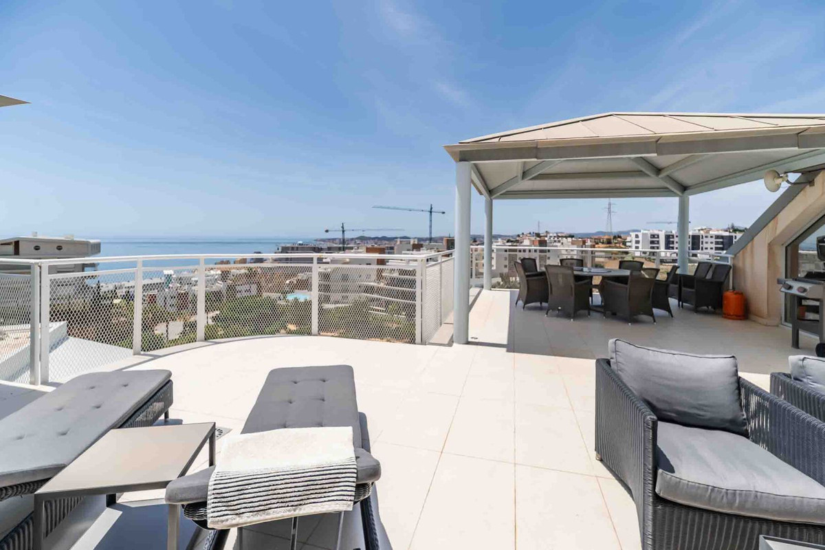3 Bed Apartment for sale in Fuengirola Costa Del Sol, Málaga, Spain