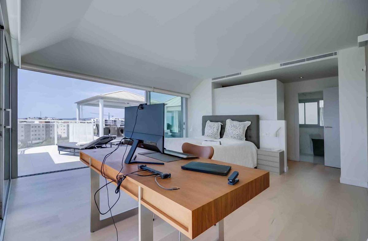 3 Bed Apartment for sale in Fuengirola Costa Del Sol, Málaga, Spain