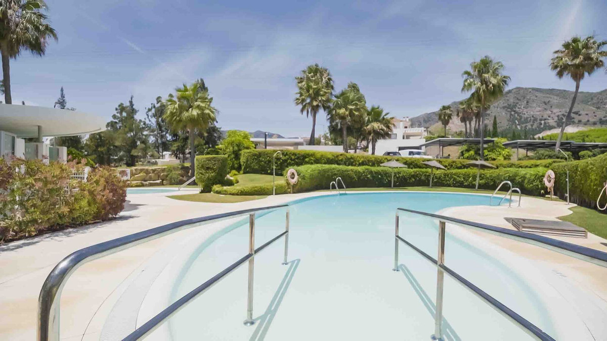 3 Bed Apartment for sale in Fuengirola Costa Del Sol, Málaga, Spain