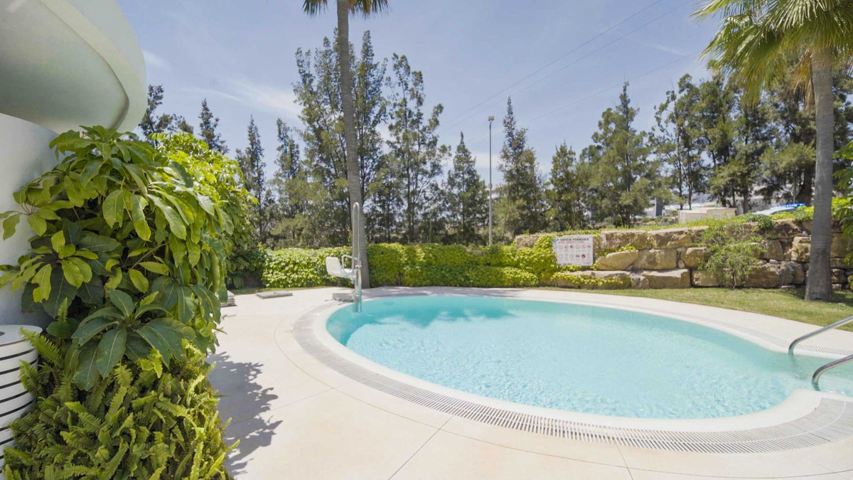 3 Bed Apartment for sale in Fuengirola Costa Del Sol, Málaga, Spain