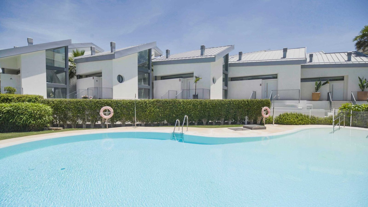 3 Bed Apartment for sale in Fuengirola Costa Del Sol, Málaga, Spain