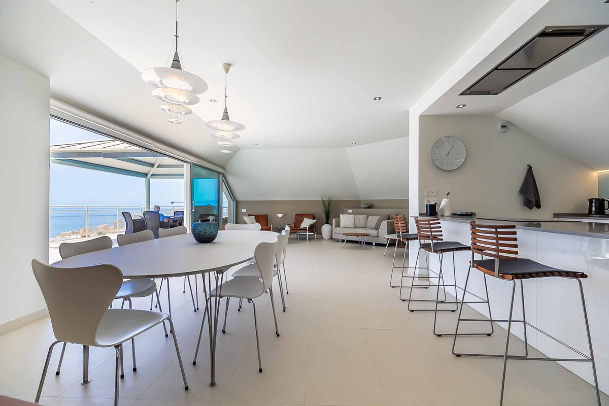 3 Bed Apartment for sale in Fuengirola Costa Del Sol, Málaga, Spain