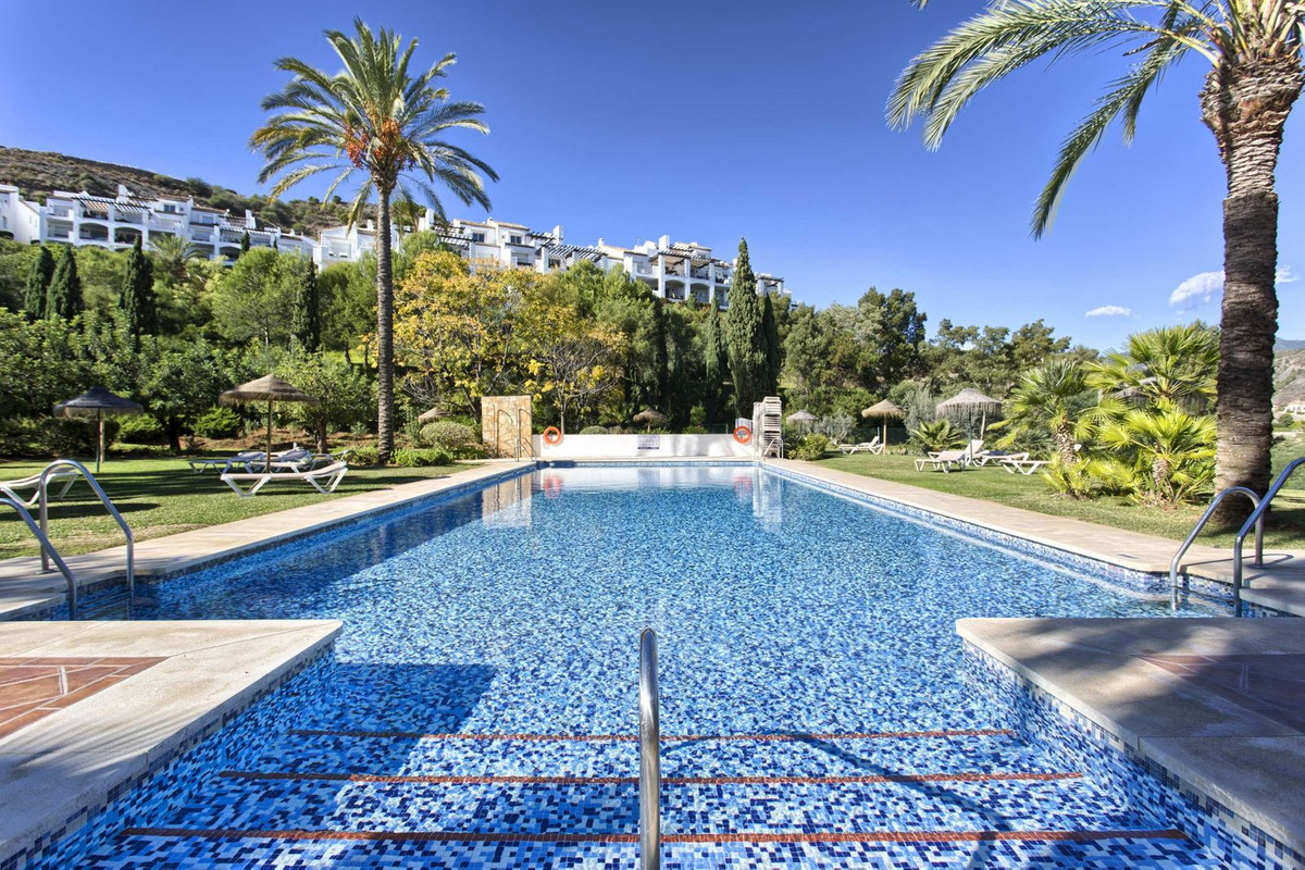3 Bed Apartment for sale in La Quinta Costa Del Sol, Málaga, Spain