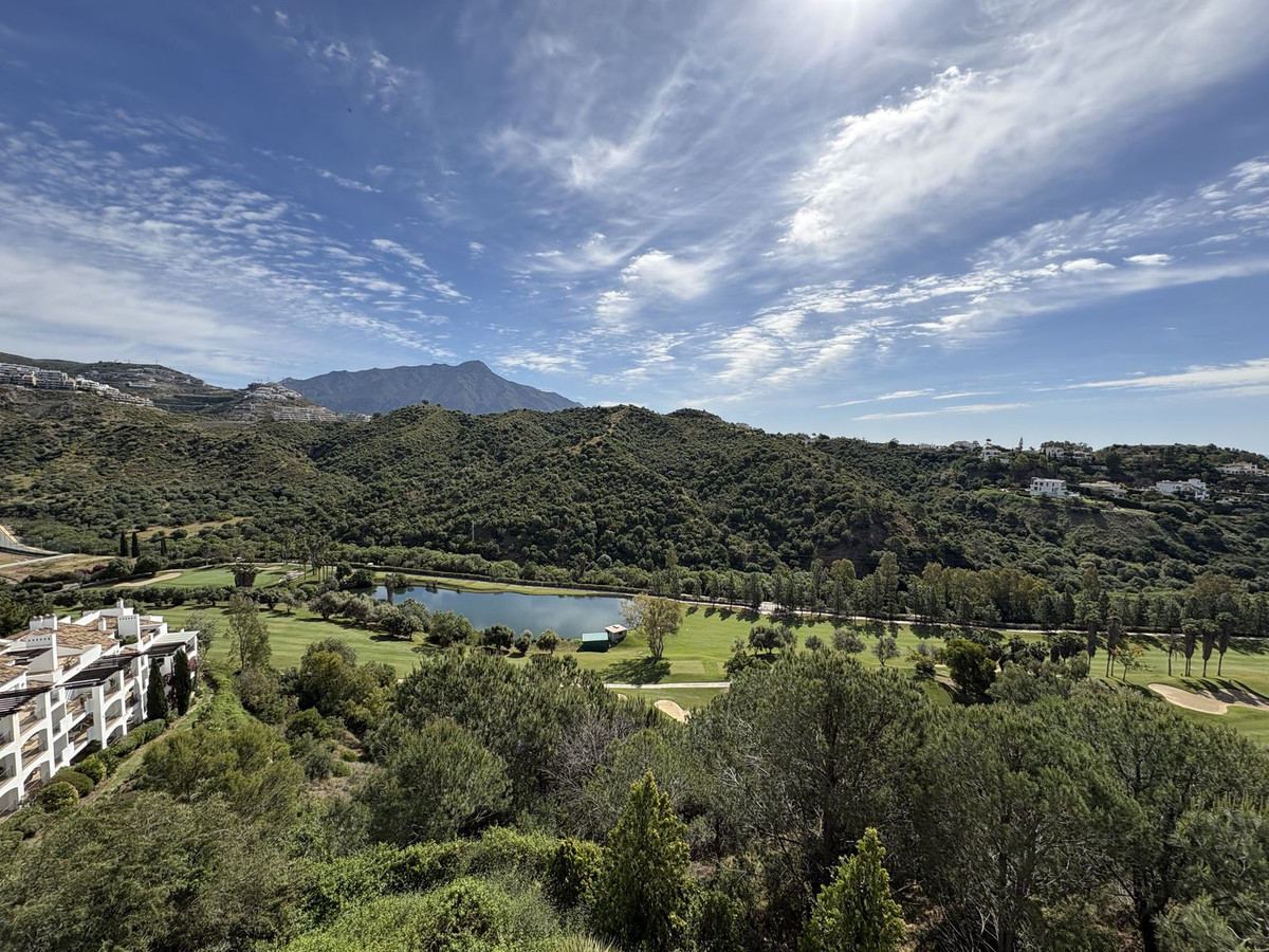 3 Bed Apartment for sale in La Quinta Costa Del Sol, Málaga, Spain