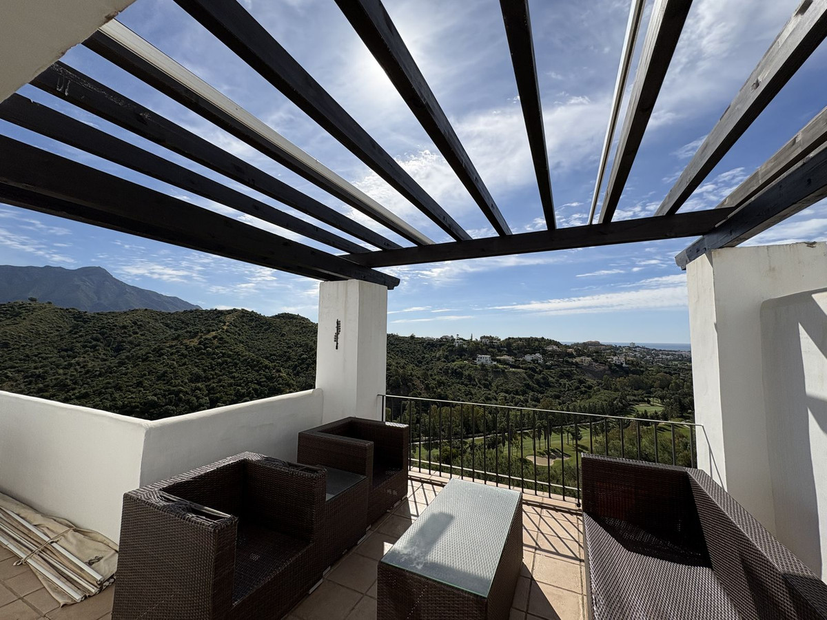 3 Bed Apartment for sale in La Quinta Costa Del Sol, Málaga, Spain